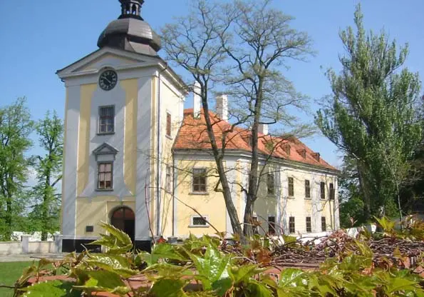 Zámek Ctěnice